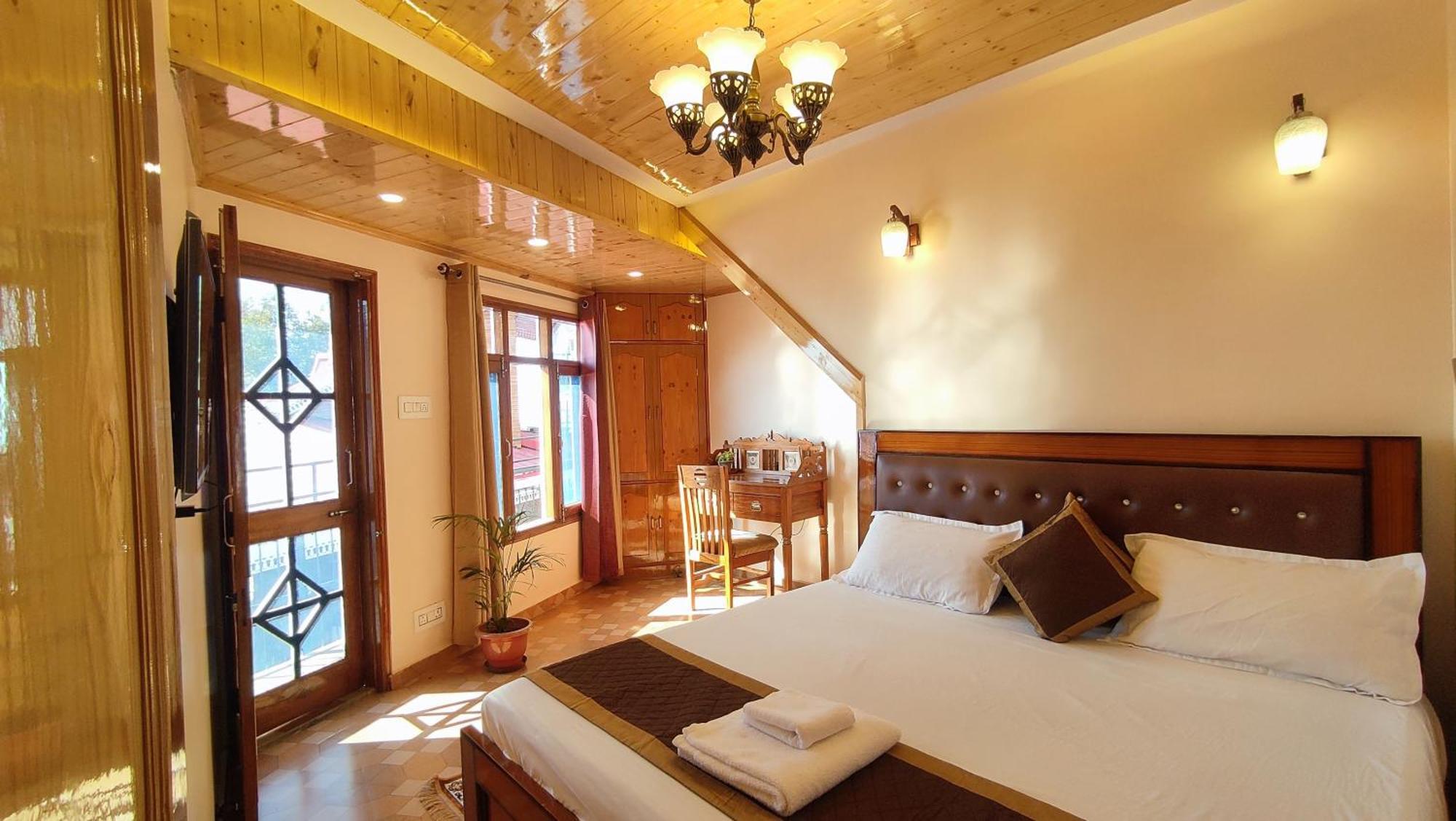 Vintage Woods Inn Шимла Экстерьер фото